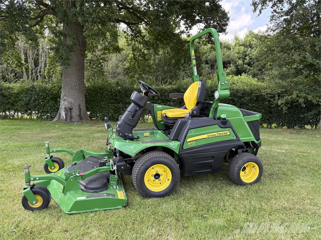 John Deere 1570 Ráülős fűnyírók