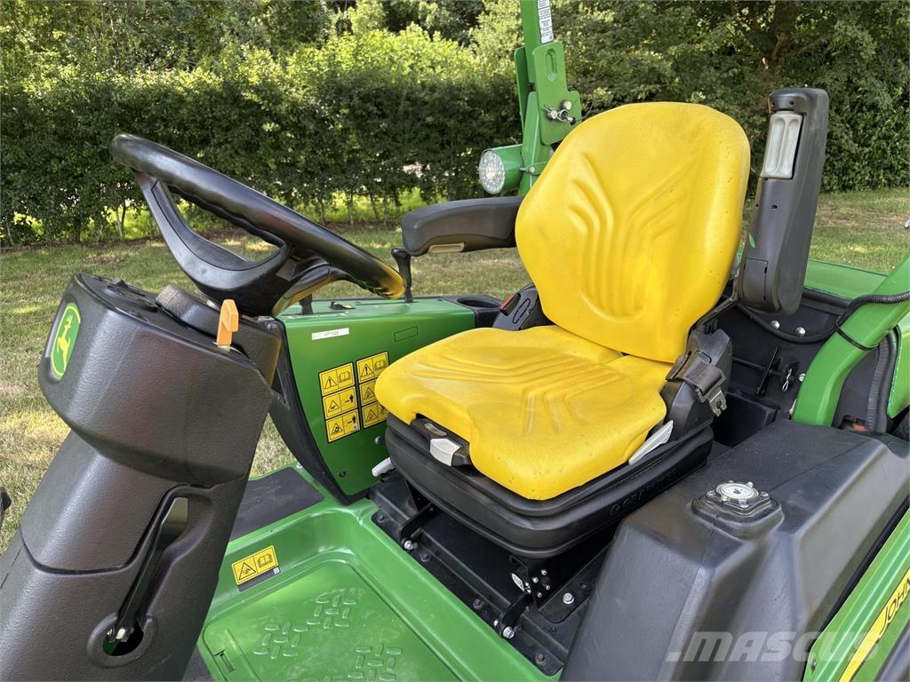 John Deere 1570 Ráülős fűnyírók