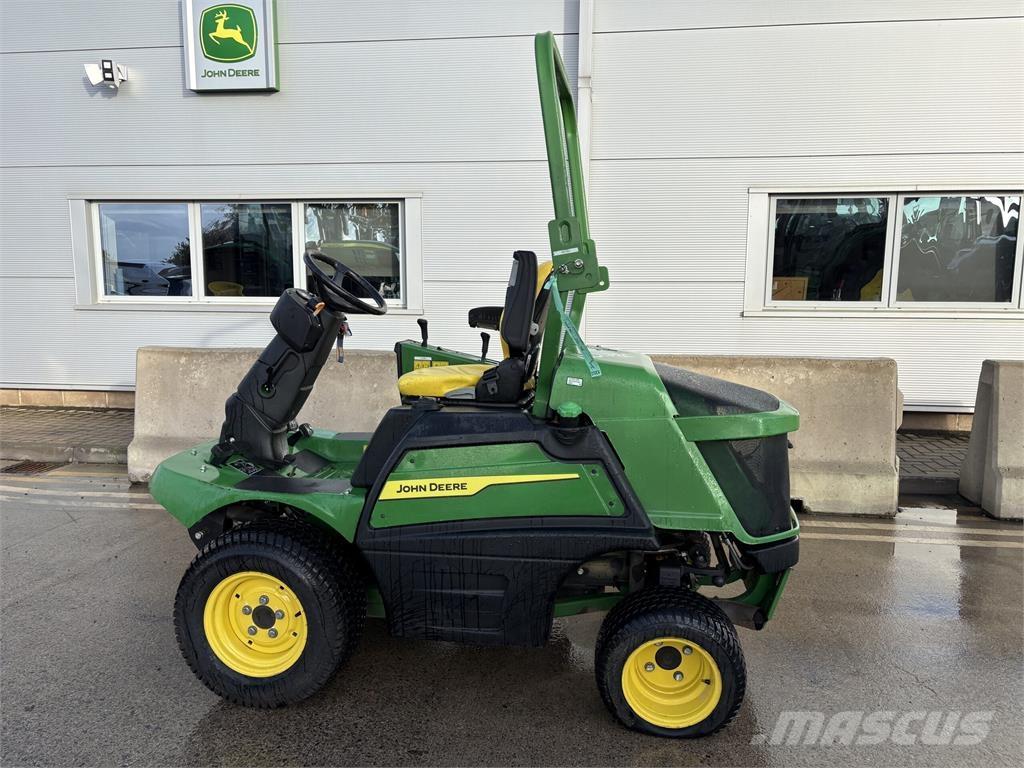 John Deere 1570 Ráülős fűnyírók