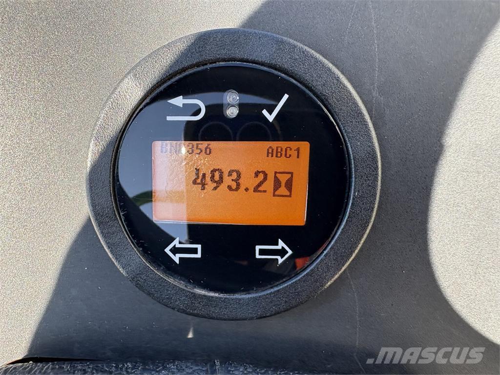 John Deere 1570 Ráülős fűnyírók