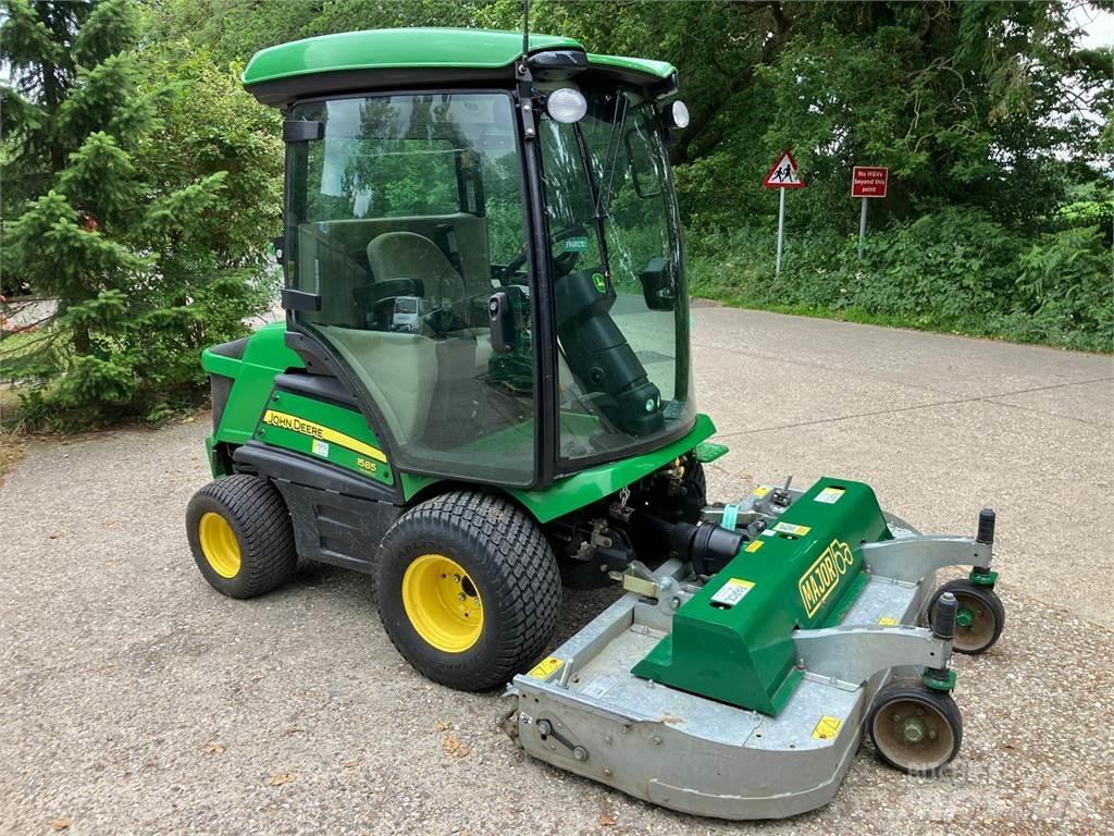 John Deere 1585 Ráülős fűnyírók