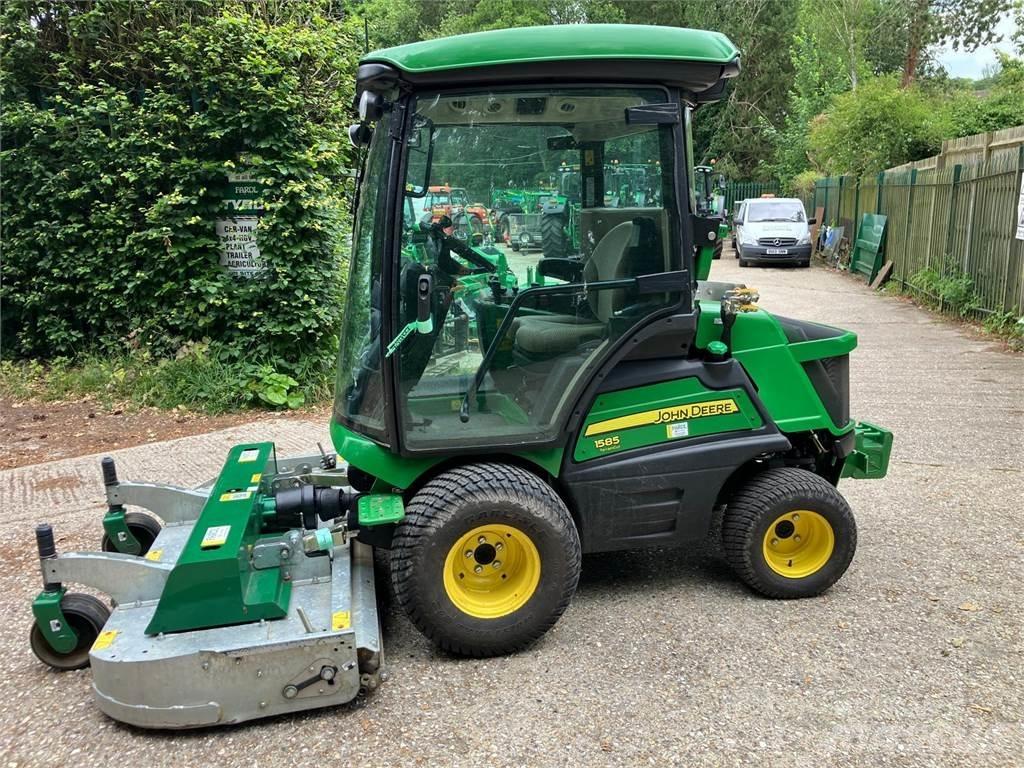John Deere 1585 Ráülős fűnyírók