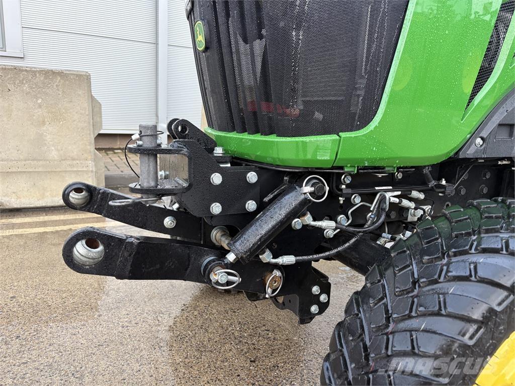 John Deere 2038R Kompakt traktorok