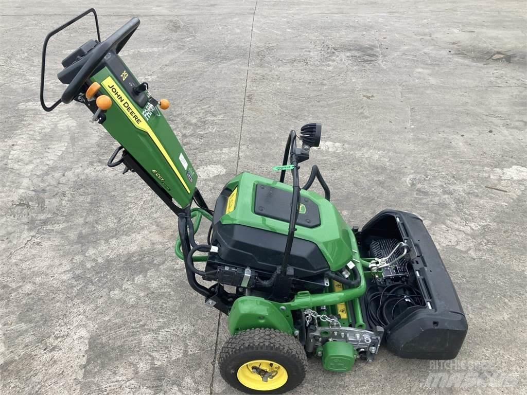 John Deere 225 E-cut Tolókaros fűnyírók