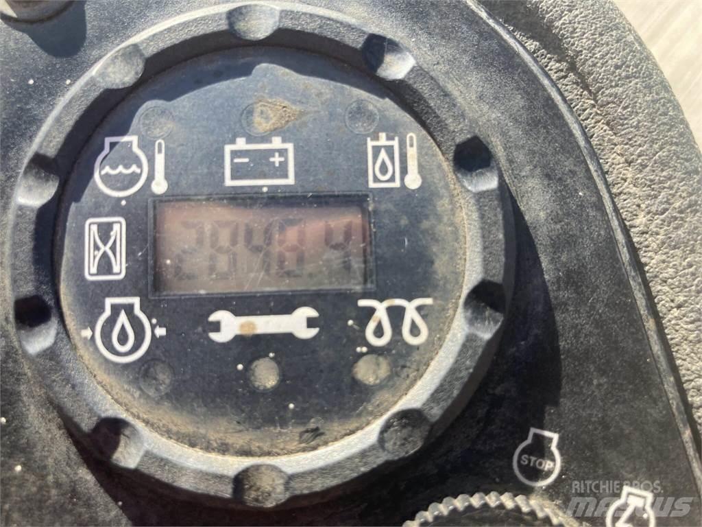John Deere 2500EH Tolókaros fűnyírók