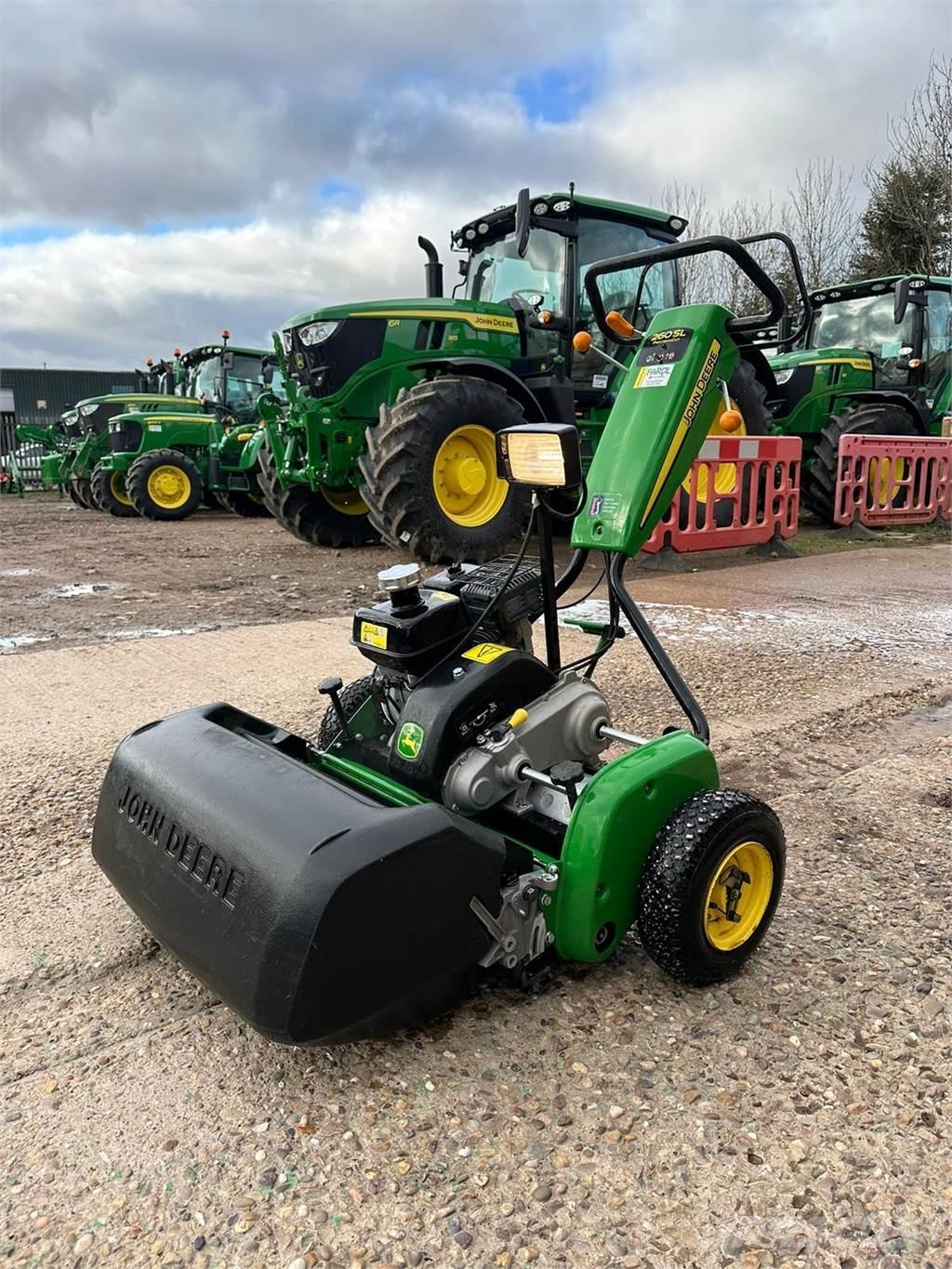 John Deere 260SL Tolókaros fűnyírók