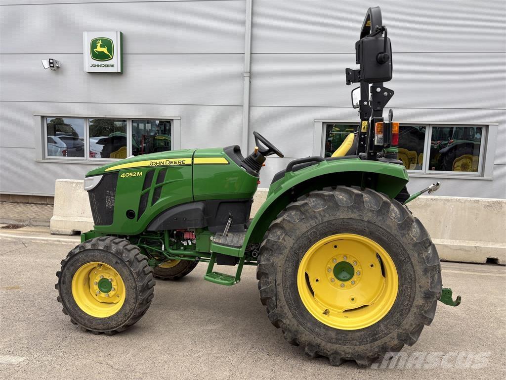 John Deere 4052M Kompakt traktorok