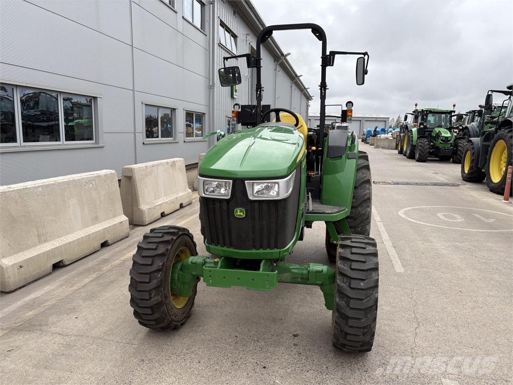John Deere 4052M Kompakt traktorok