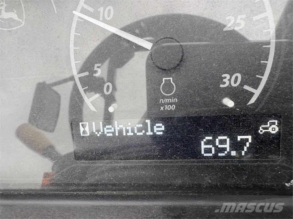 John Deere 4052M Kompakt traktorok