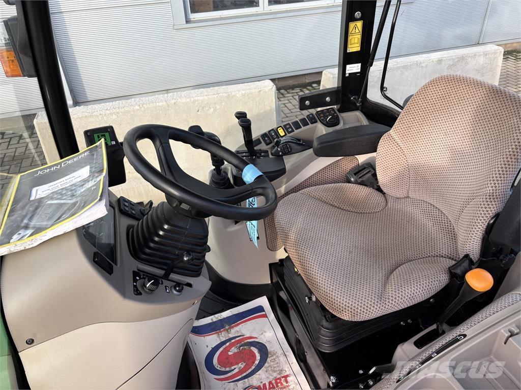 John Deere 4066R Kompakt traktorok