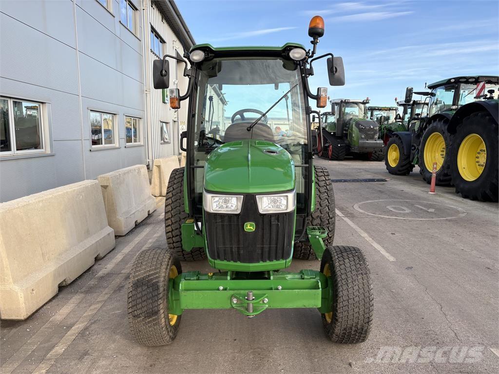John Deere 4066R Kompakt traktorok
