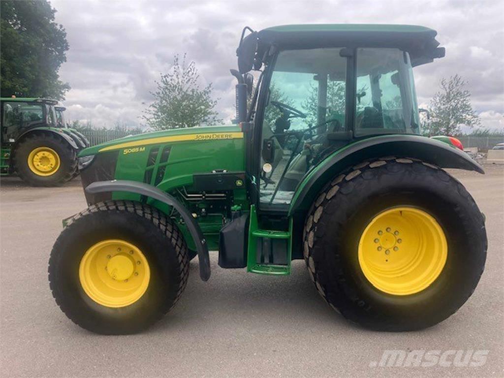 John Deere 5085M Traktorok