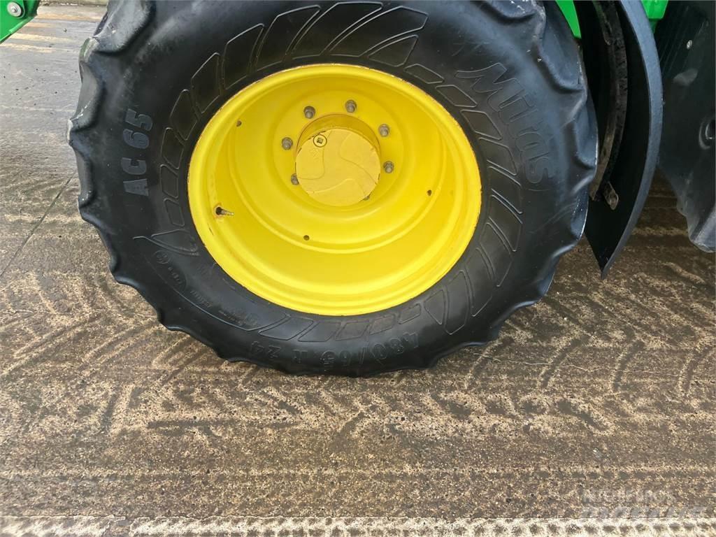 John Deere 6120M Traktorok