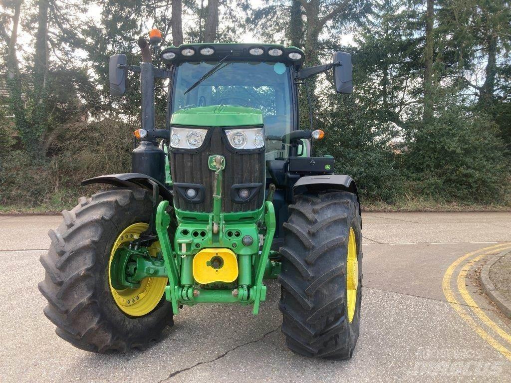 John Deere 6215R Traktorok