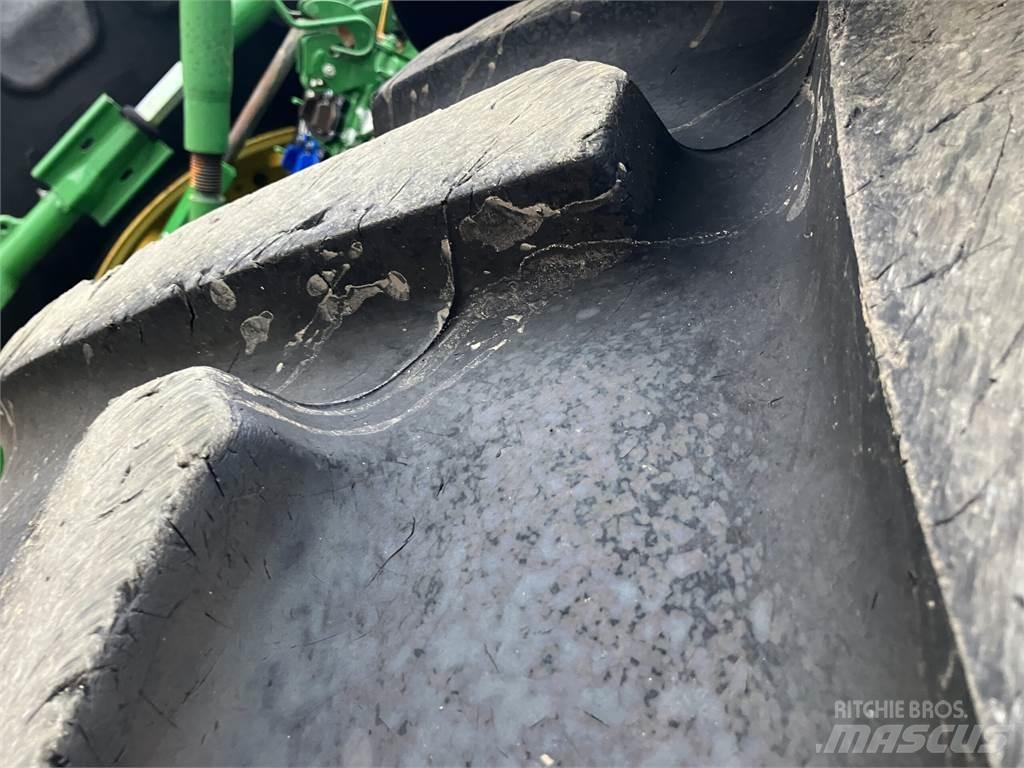 John Deere 6215R Traktorok