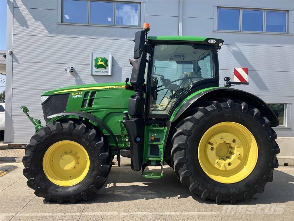 John Deere 6250R Traktorok