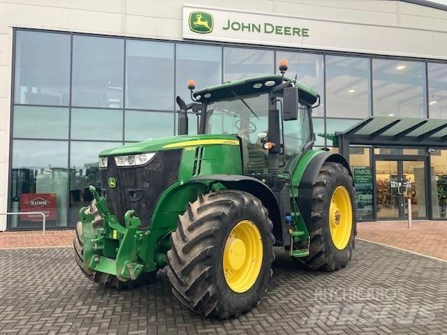 John Deere 7310R Traktorok