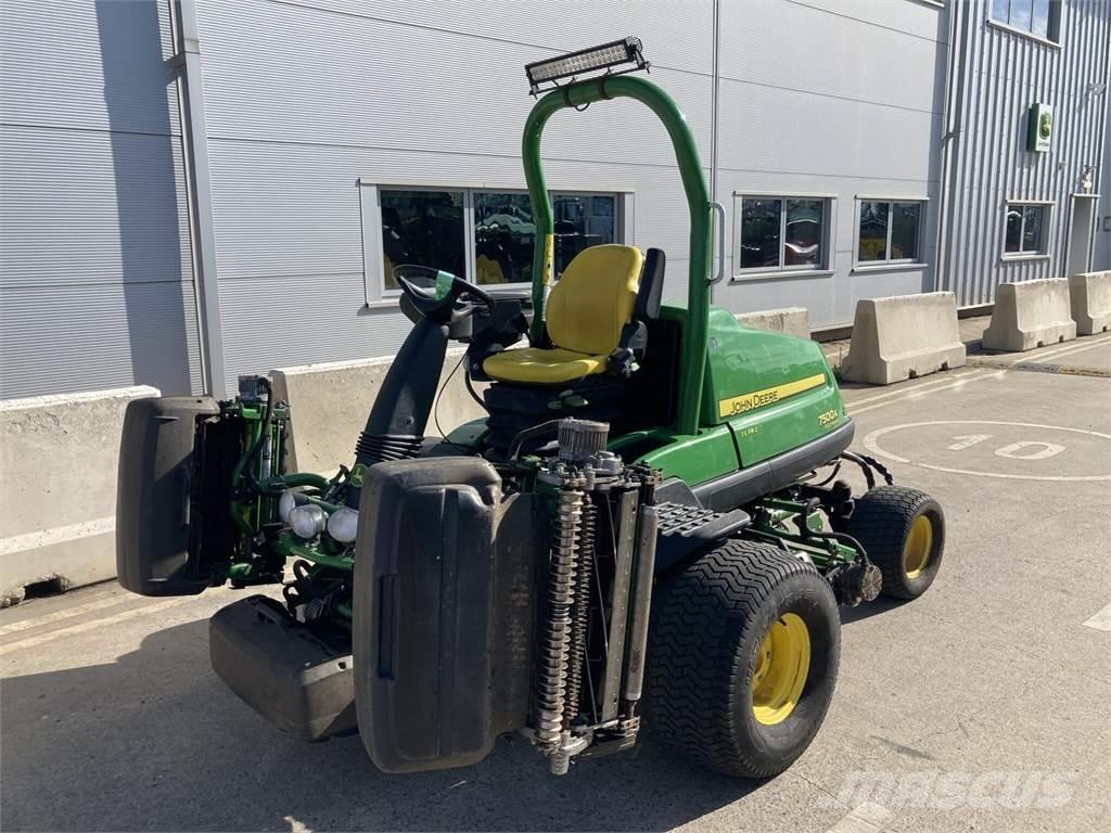 John Deere 7500AE Tolókaros fűnyírók