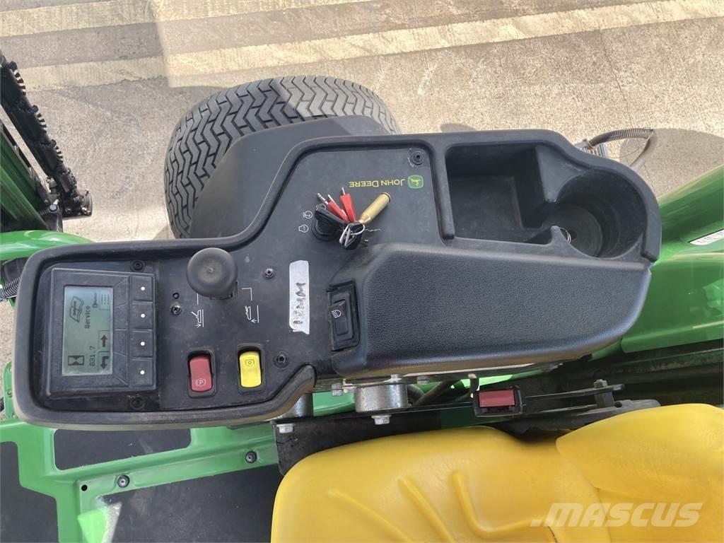John Deere 7500AE Tolókaros fűnyírók