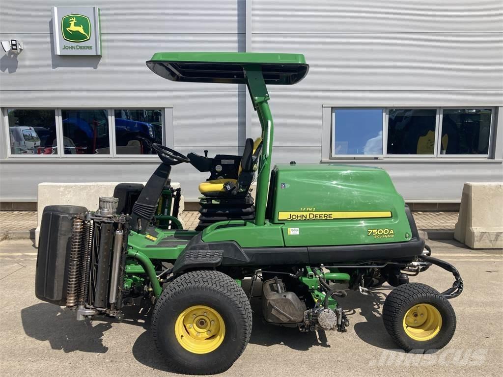 John Deere 7500AE Tolókaros fűnyírók