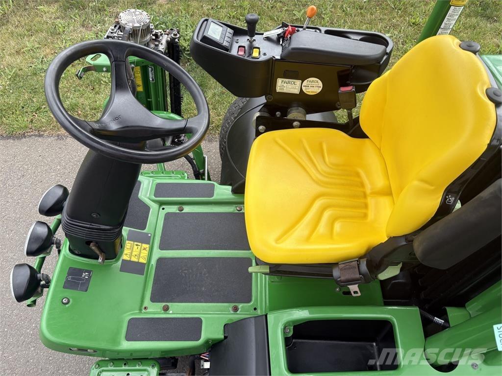 John Deere 7500AE Tolókaros fűnyírók