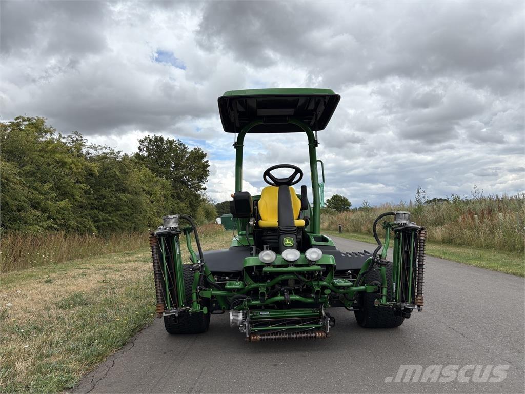 John Deere 7500AE Tolókaros fűnyírók