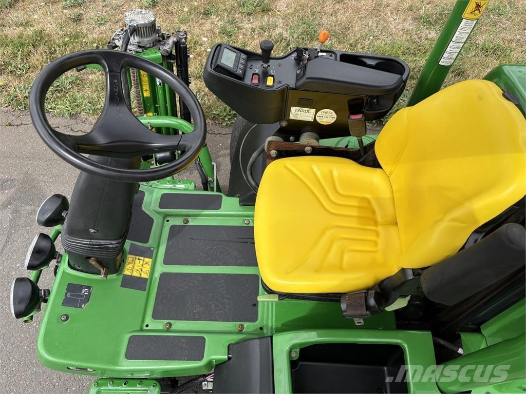 John Deere 7500AE Tolókaros fűnyírók