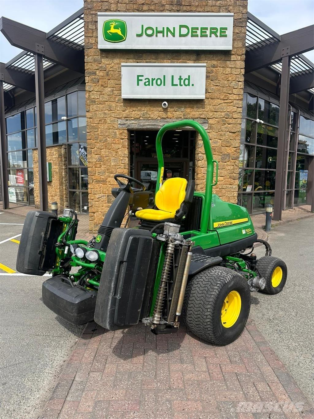 John Deere 7500AE Tolókaros fűnyírók