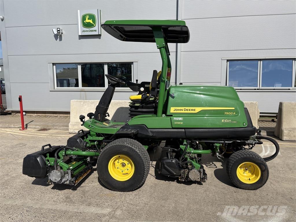 John Deere 7500AE Tolókaros fűnyírók