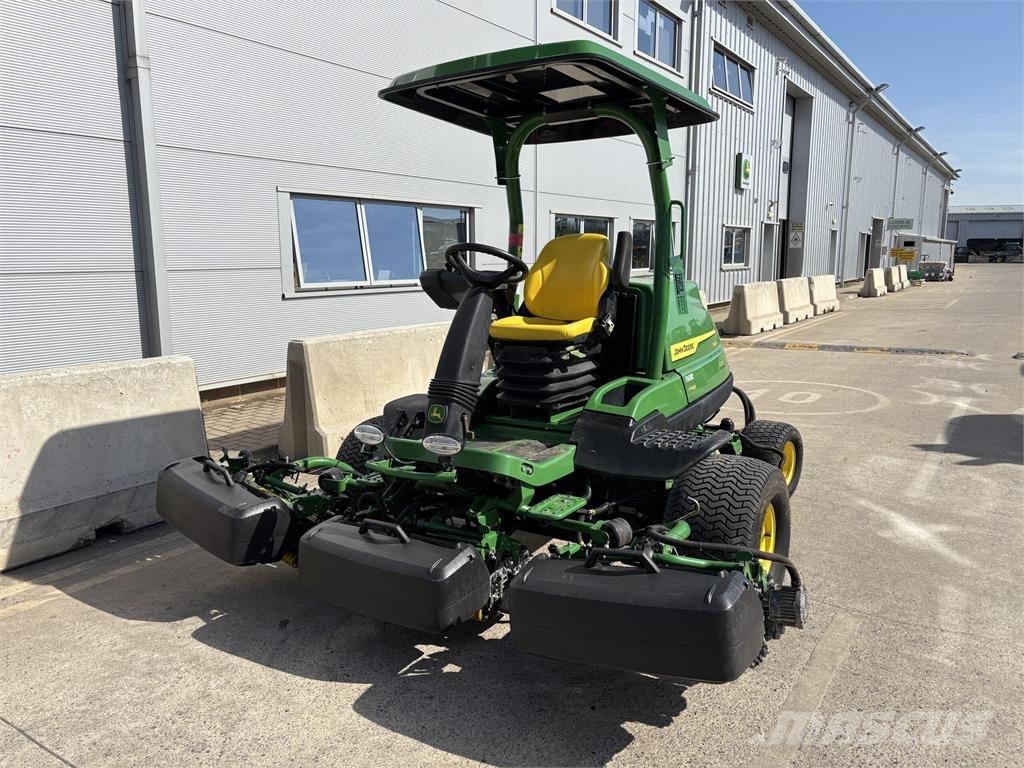 John Deere 7500AE Tolókaros fűnyírók