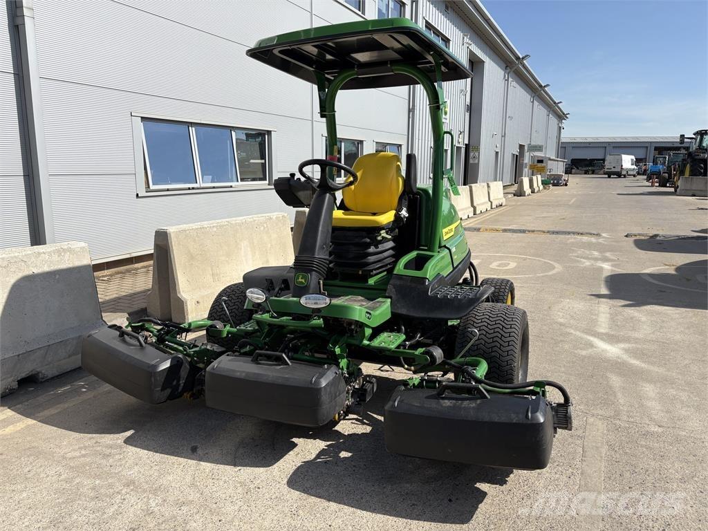 John Deere 7500AE Tolókaros fűnyírók