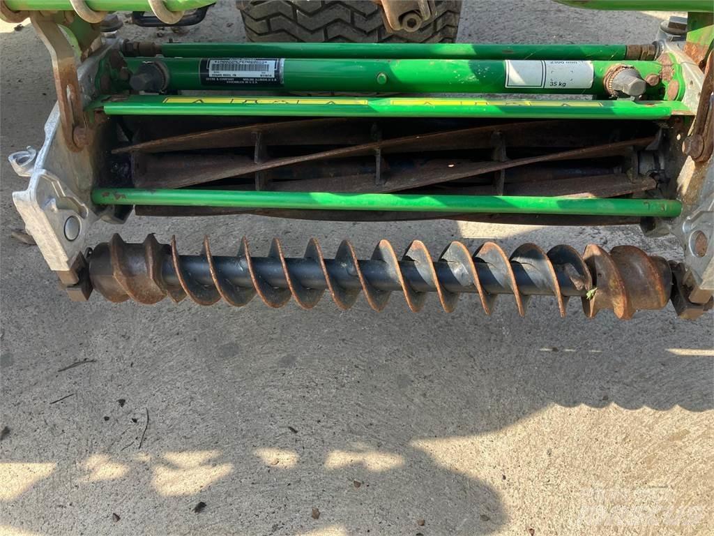 John Deere 7500AE Tolókaros fűnyírók