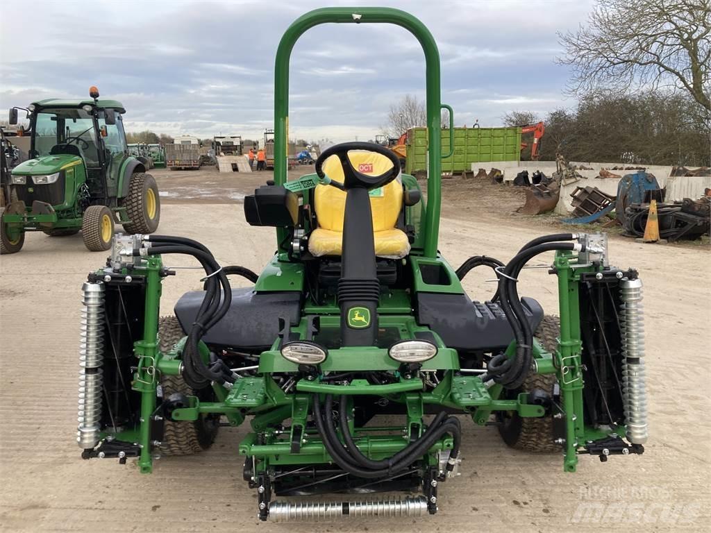 John Deere 7700A Tolókaros fűnyírók