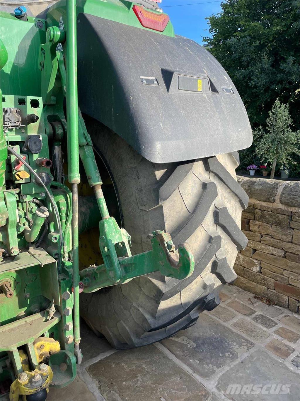 John Deere 7R 330 Traktorok