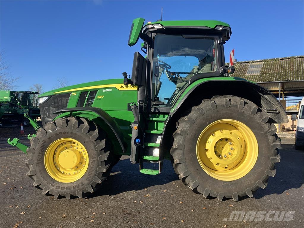 John Deere 7R 330 Traktorok