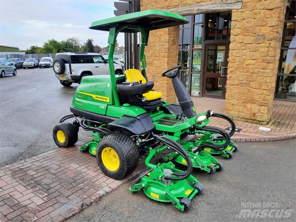 John Deere 8800A Tolókaros fűnyírók