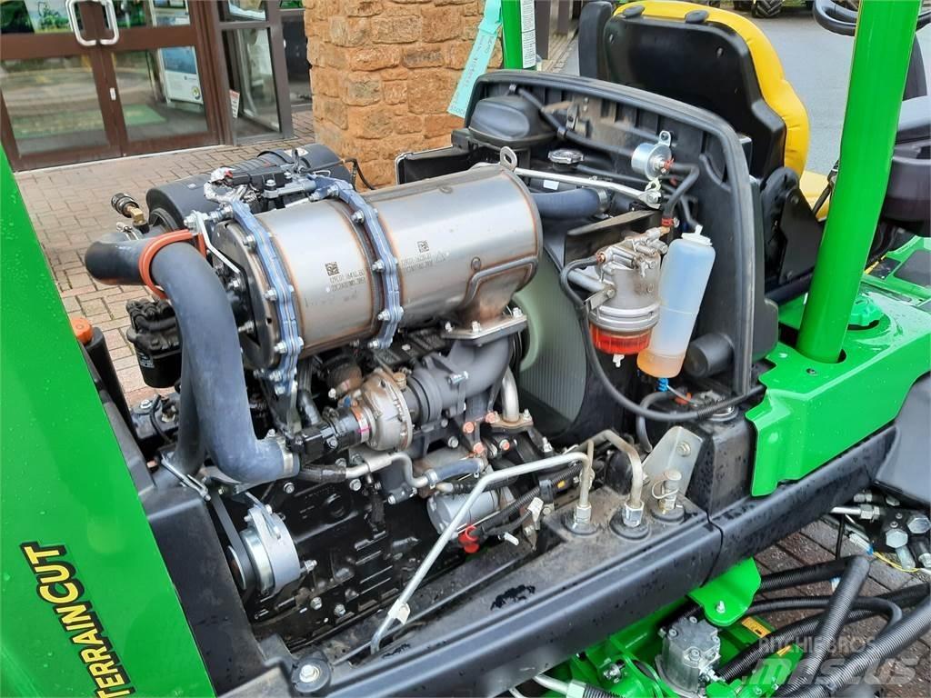 John Deere 8800A Tolókaros fűnyírók