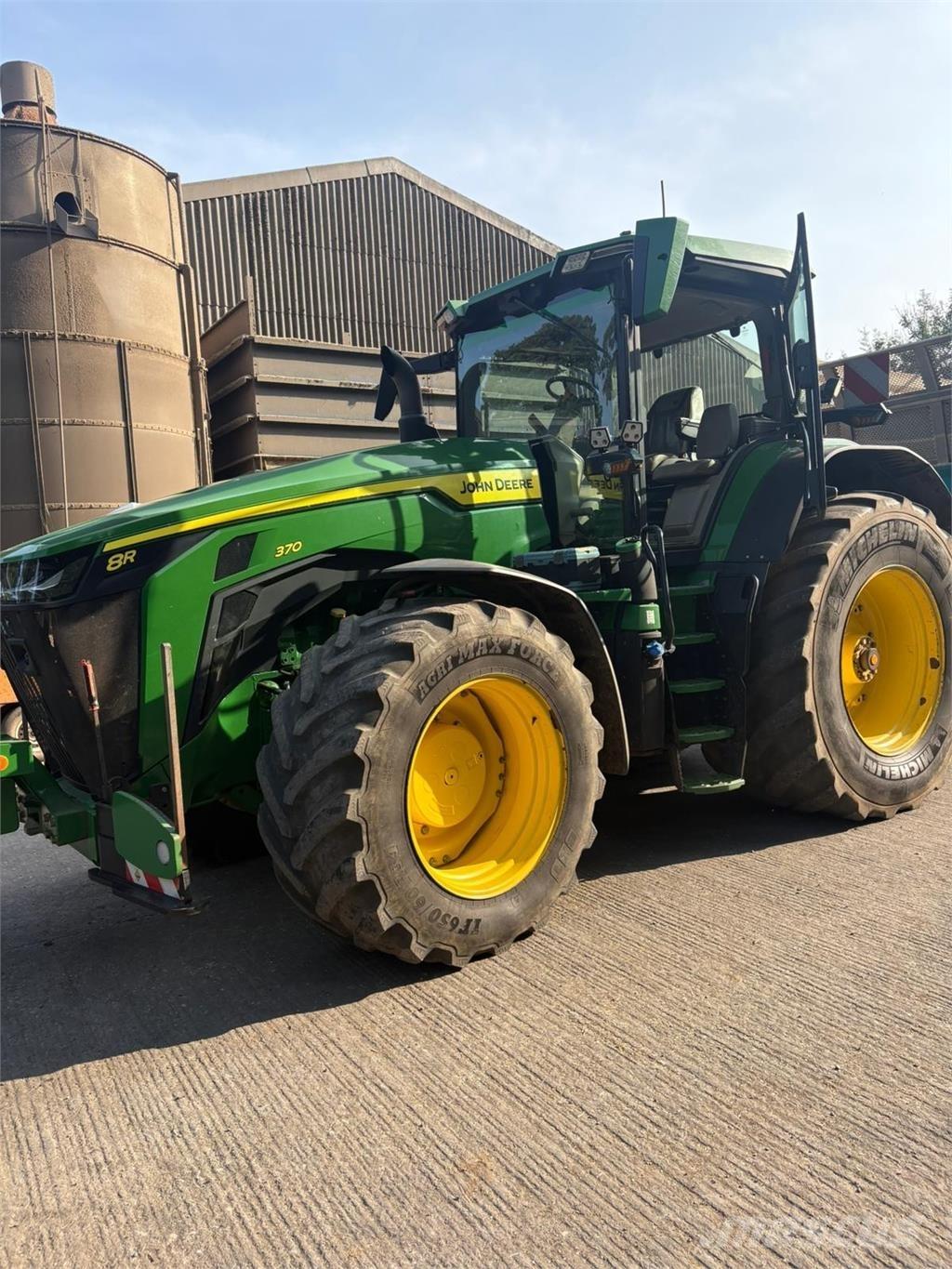 John Deere 8R 370 Traktorok