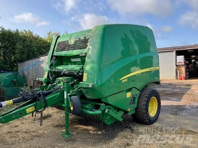 John Deere 960 Szögletes bálázók