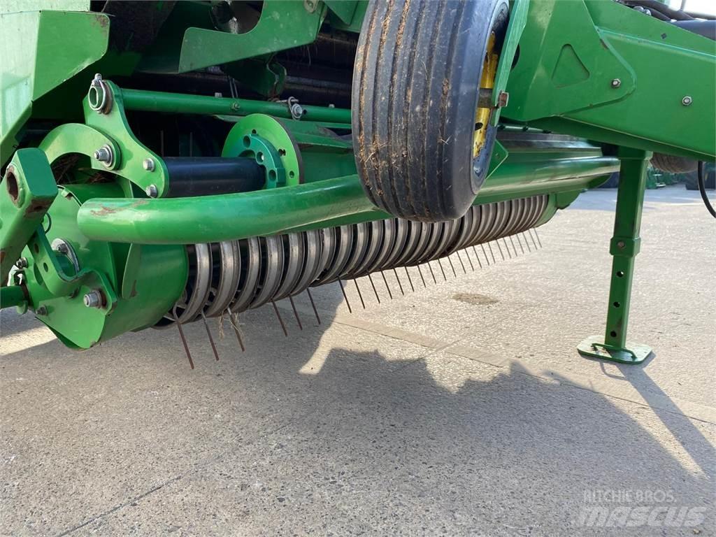 John Deere 960 Szögletes bálázók