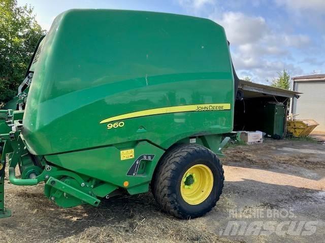 John Deere 960 Szögletes bálázók