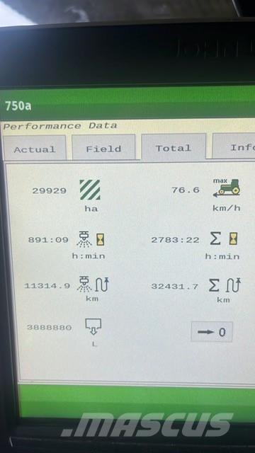 John Deere R952i Önjáró trágyaszórók