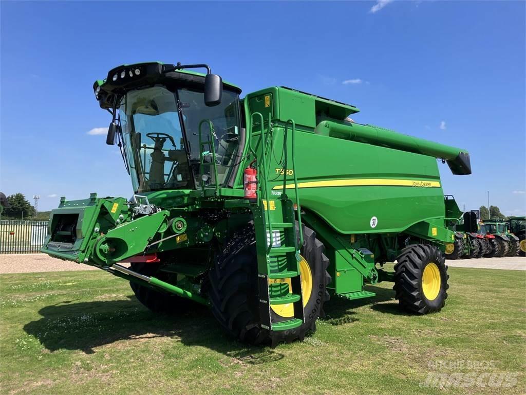 John Deere T550I Kombájnok