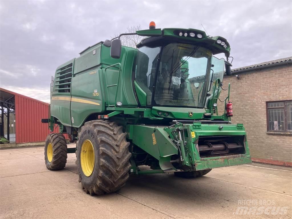 John Deere T670 HM Kombájnok