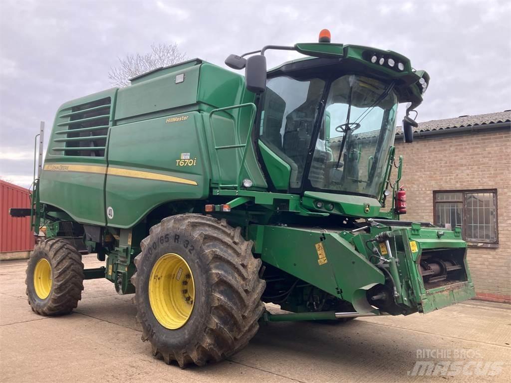 John Deere T670 HM Kombájnok