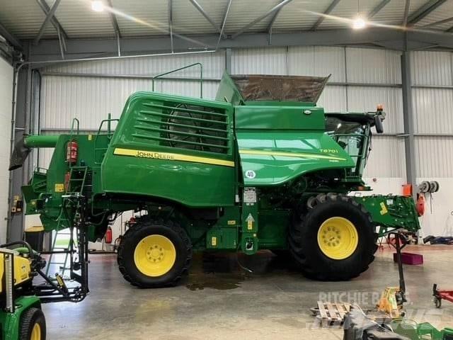 John Deere T670i Kombájnok