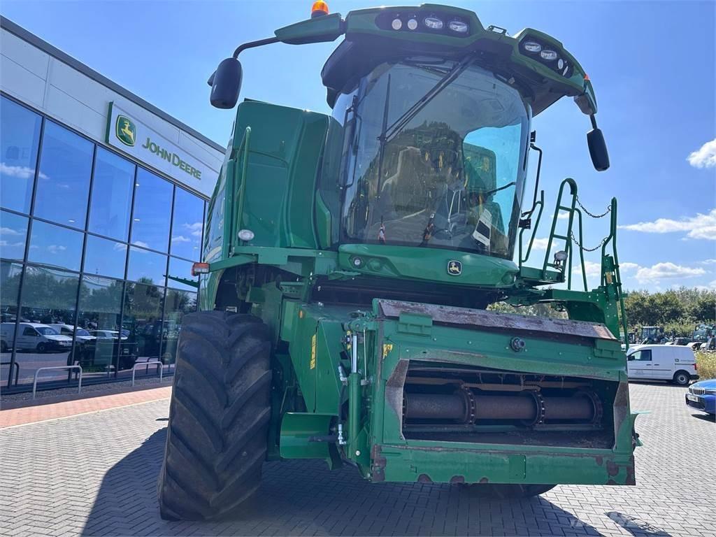 John Deere T670i HM Kombájnok