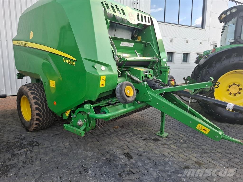 John Deere V451R Szögletes bálázók
