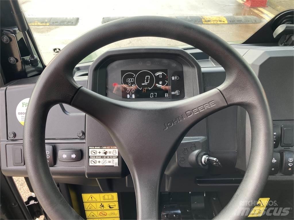 John Deere XUV875M Haszongépek