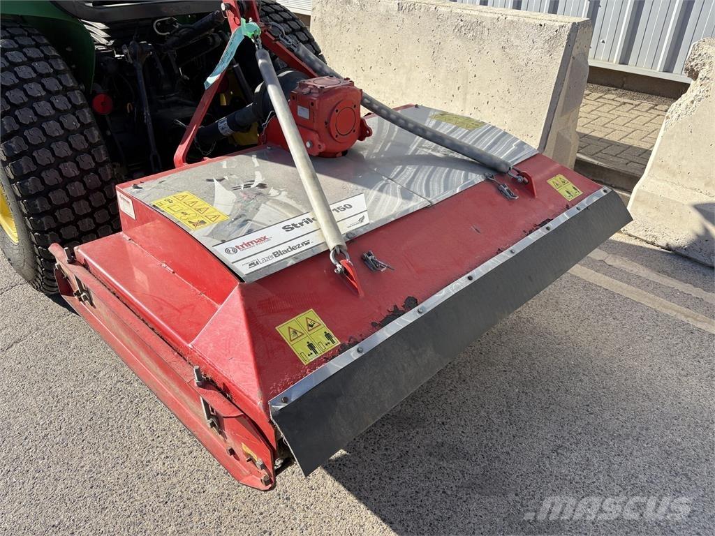 Trimax Striker 150 Vontatott pázsitnyírók